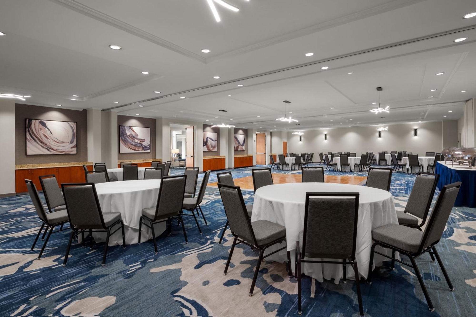 Delta Hotels By Marriott Colonial Heights Exterior photo