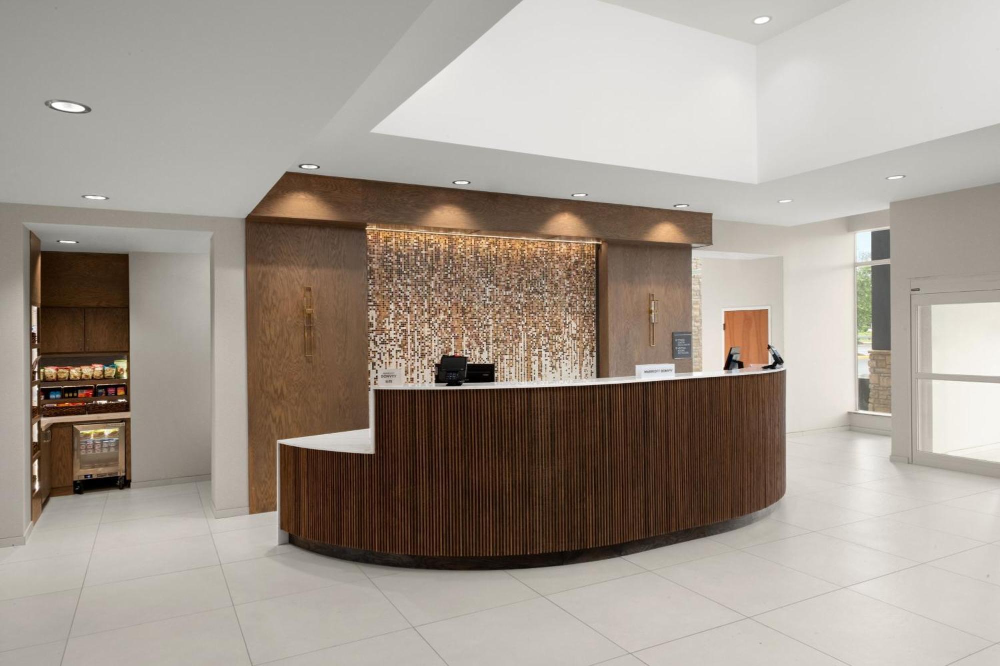 Delta Hotels By Marriott Colonial Heights Exterior photo